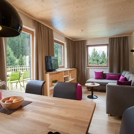 Natuerlich Hell - & Holiday park Fuegen