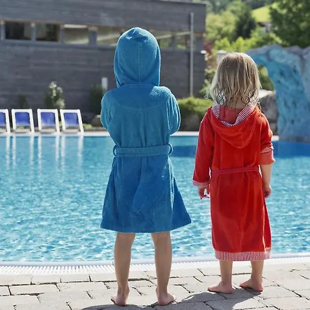 Natuerlich Hell - & Holiday park Fuegen